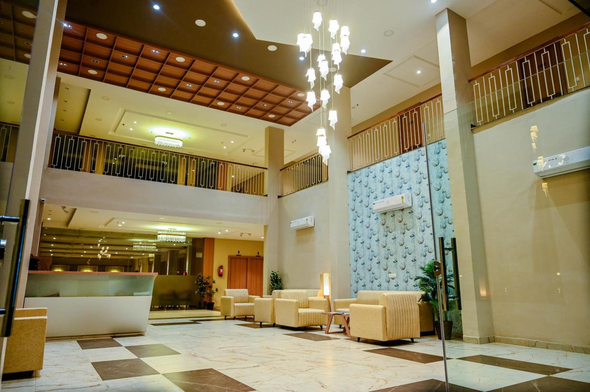 Hotel Maa Bhagwati Palace Khandwa Exterior foto